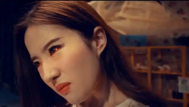 二代妖精:刘亦菲醉酒变狐狸,追冯绍峰几条街.