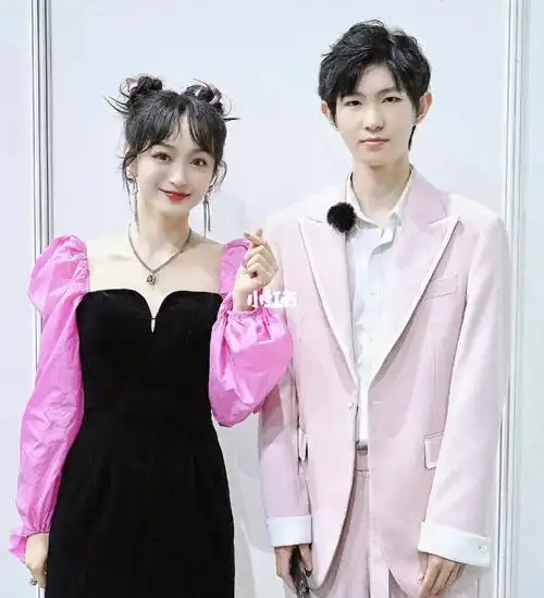 90后老阿姨被一诺弟弟圈粉