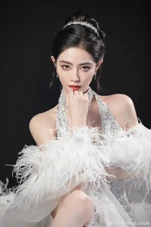 最仙婚纱款式##高级定制##新娘造型##我的婚纱##婚纱礼服##许佳琪