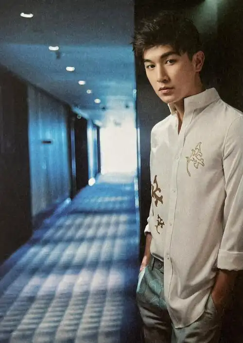 1221支持小卢支持小钰支持杨旭文