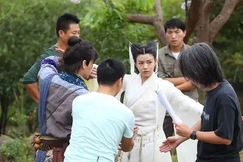 《神雕侠侣》曝龙过花絮 频ng笑场不停