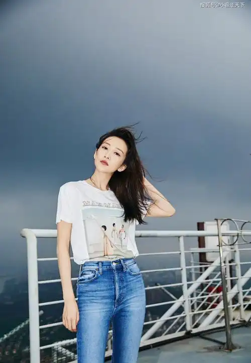 王鸥牛仔裤修长大长腿写真各级