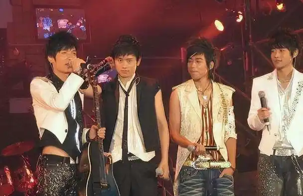 捞金耍大牌私生活混乱这些选秀出来的冠军红了也飘了