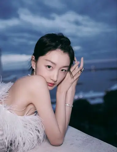 单眼皮的明星为什么好看?