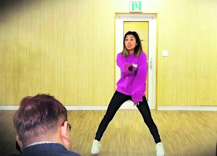 黄智雯跳舞真人骚 自嘲「阿猪妈」练习生 视迷:中女跳k-pop够热血