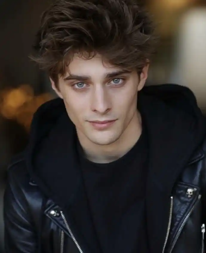 欧美男模女模超话△ maxence danet-fauvel是谁的马老师?