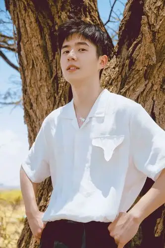 今日份壁纸 | 刘昊然 (9.11)