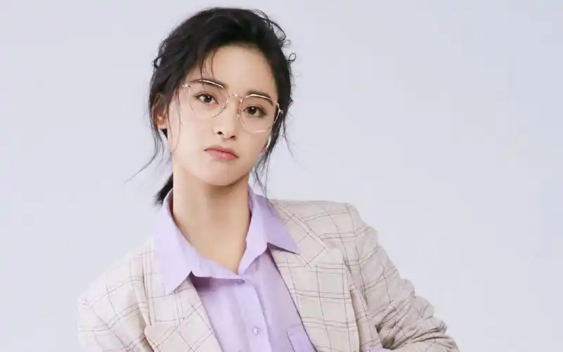 沈月甜美可爱写真图片桌面壁纸