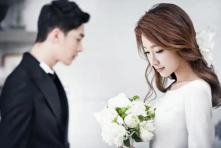 及即将结婚的两个人,男友的生日礼物让我无话可说