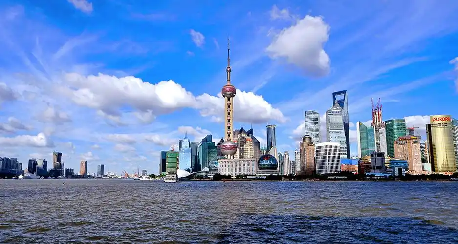 阳光明媚的上海滩