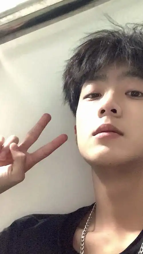 壁纸| 帅哥壁纸真人全屏男生壁纸 - 知乎