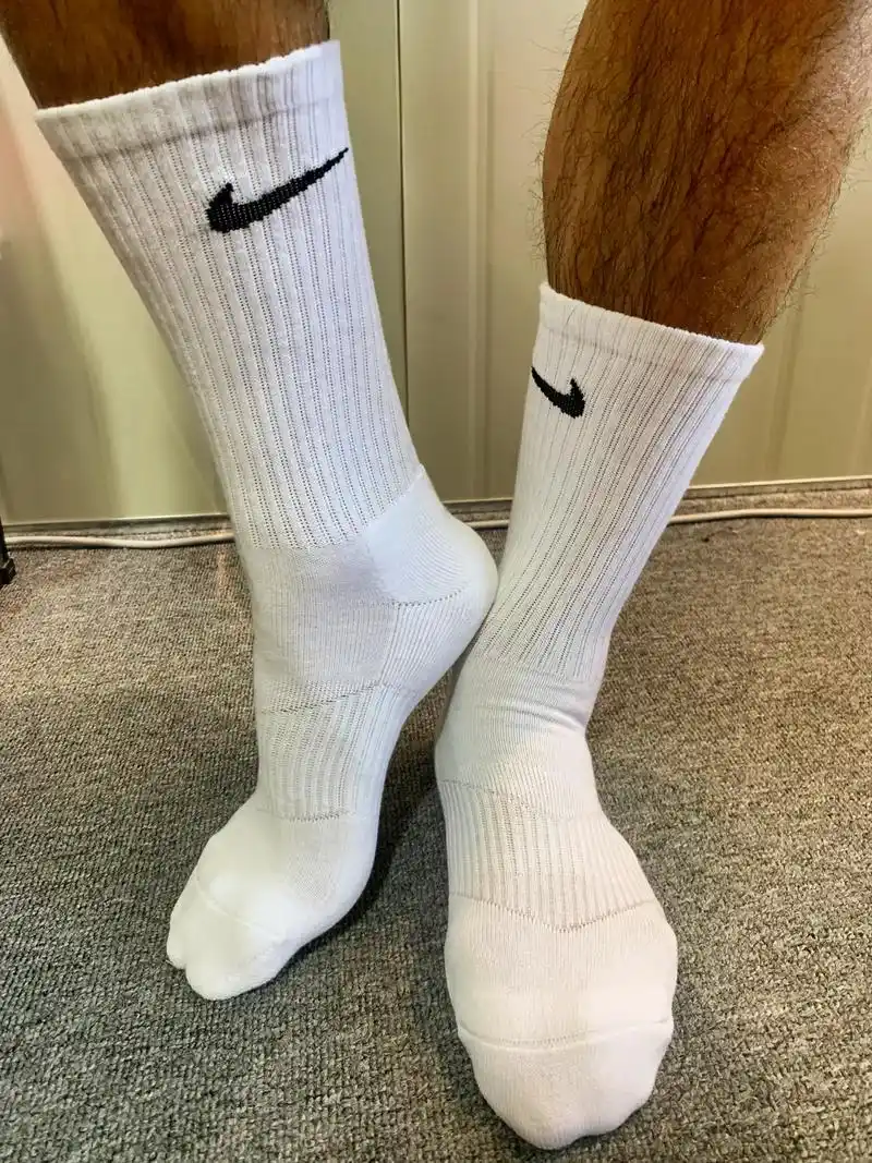 推荐一款夏季爆款篮球袜,非常百搭!#袜子穿搭 #袜子 #篮球 - 抖音