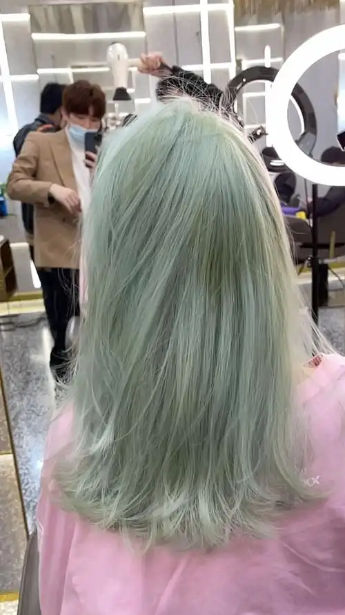 夏天好看的仙女发色-薄荷绿