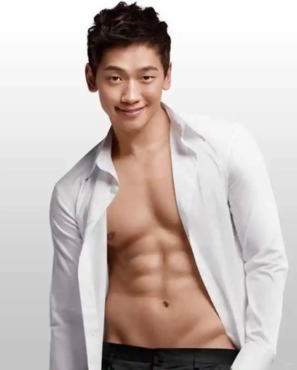 韩国明星rain的肌肉照片好身材长得也很帅的小鲜肉