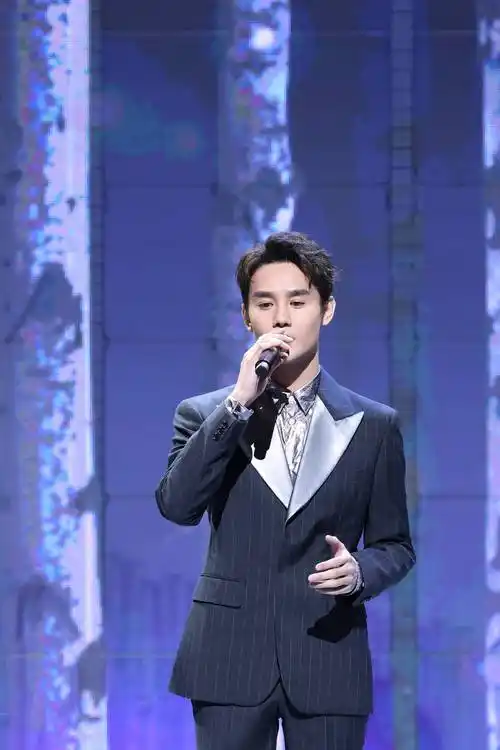 是演员是歌手多才艺王凯刷新外界认知