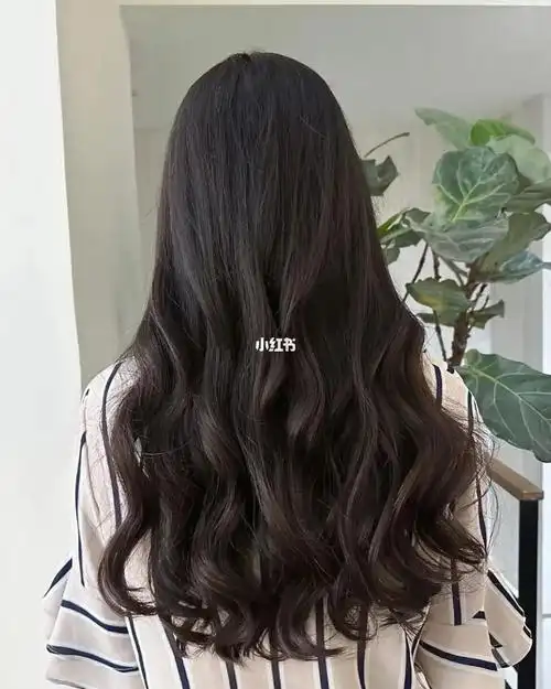 中长发女生一定要尝试的法式烫发