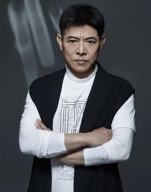 成龙李连杰功夫之王对打外国人(功夫之王如果成龙)(8)