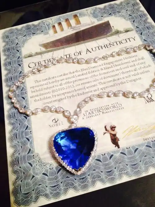 分享一组泰坦尼克号海洋之心项链的资料图片