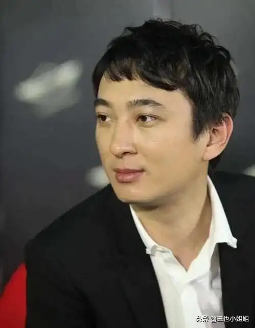 王思聪千年不变的发型,网友纳闷都这么有钱了为啥不换个帅气发型
