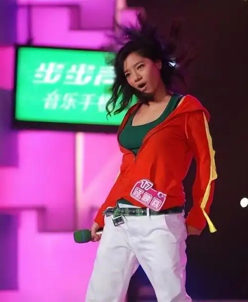 曾超女夺冠后"无人问津",如今却因整容失败爆火,现状令人心酸