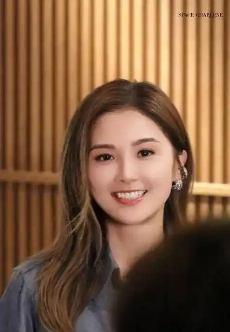 除了和郑中基炒过绯闻外,公司还安排过杨颖和周杰伦贴身热舞来