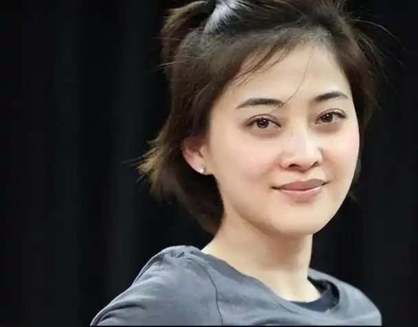 梅婷婚后6年花400万养不熟一位白眼狼二婚嫁大11岁老公