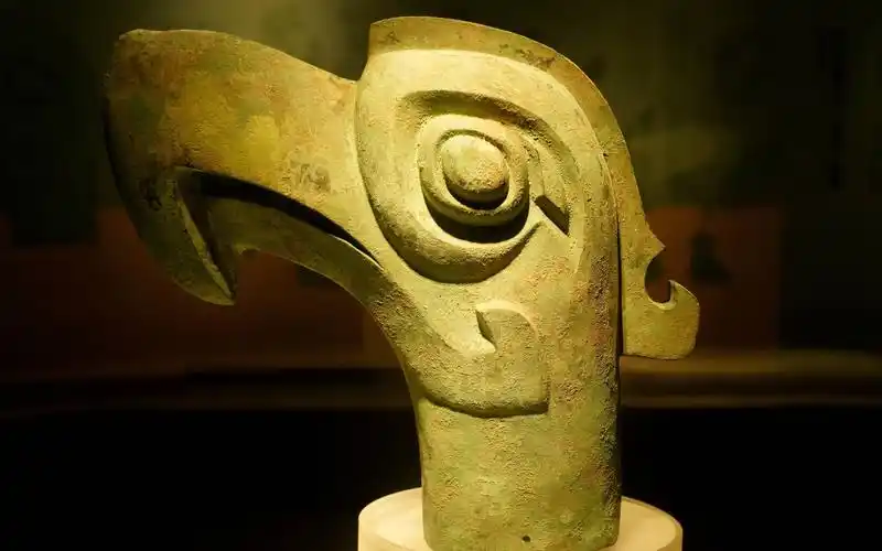 揭开三星堆神秘文化真相 两千年前外星人真的到过四川吗?