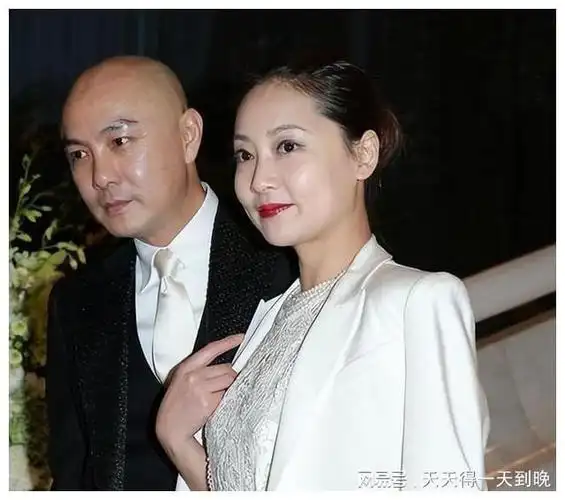 在张卫健细心照料下,张茜逐渐走出阴影,两人共同决定不再生育,选择过