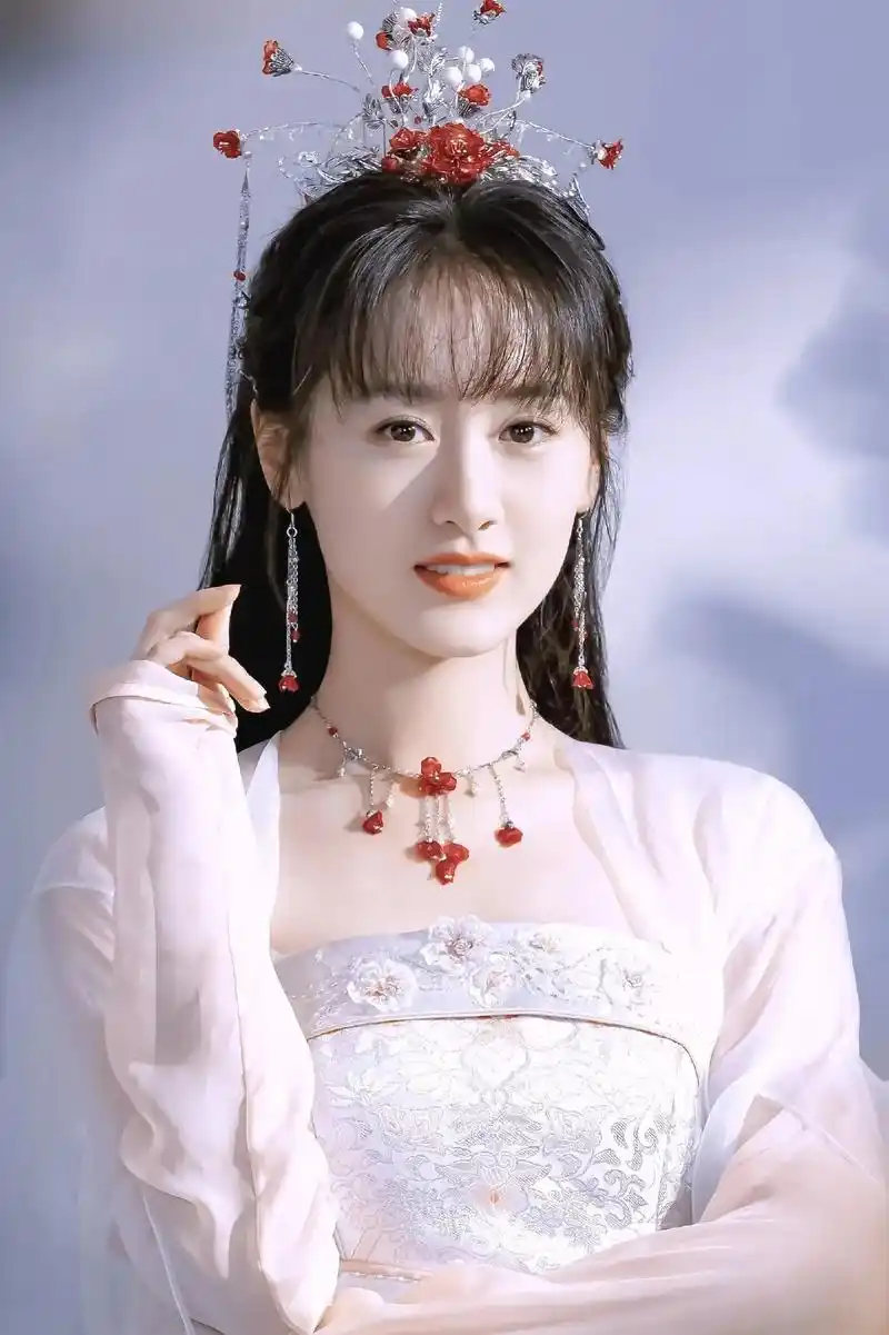 撇开别的不说,她的古装造型是真的好看#袁冰妍#古装 - 抖音