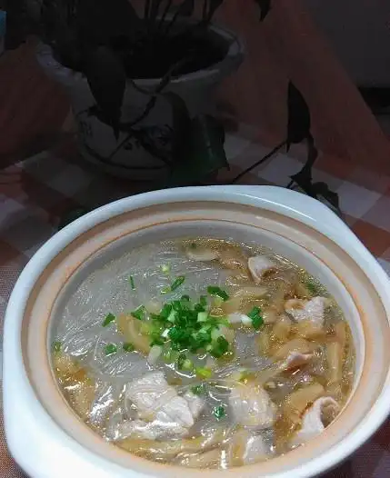 榨菜粉丝汤这样做简单又爽口晚餐来一碗连米饭都省了