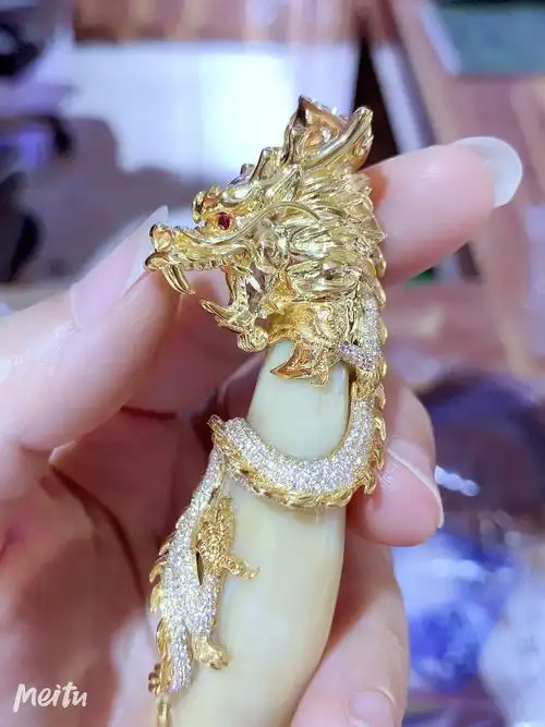 吊坠镶嵌定制金定制虎爪熊爪虎牙熊牙老虎镶钻项坠