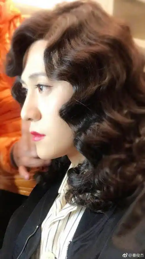 男明星穿起女装来都是大佬!胡歌黄渤是贵妇,秦俊杰最好看?