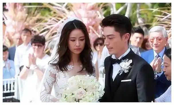 霍建华给林心如出「妹妹」亲密合影,老婆左右为难!