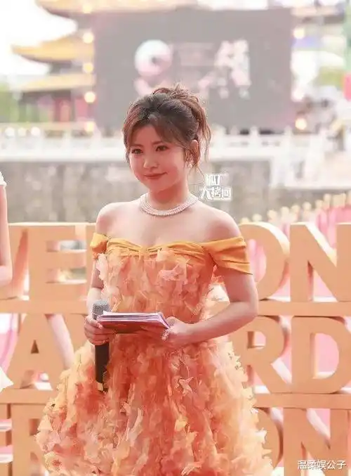 黄子韬旗下的曹曦月,演过新倚天屠龙记》中的殷离,结果毫无水花.