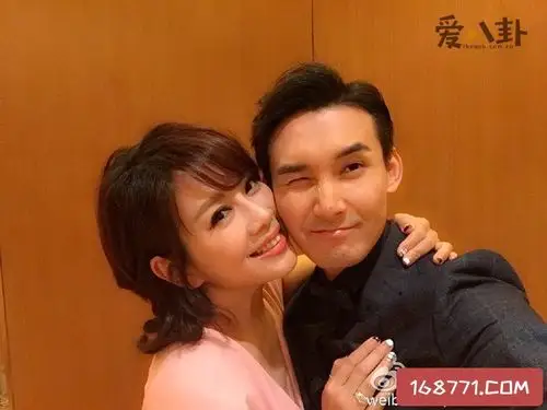 陈松伶和小八岁老公张铎