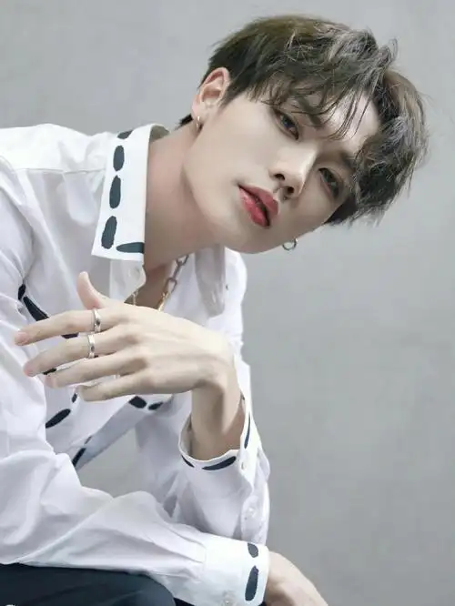 林彦俊这个手也太了