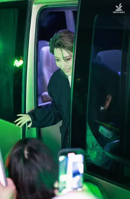 #浪姐一公上班路透##刘忻浪姐##刘忻乘风2024#