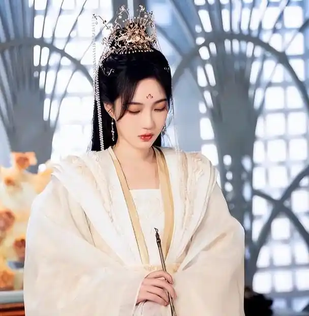 与公司有合约纠纷,事业停滞5年,23岁的赵嘉敏开始打翻身仗了!