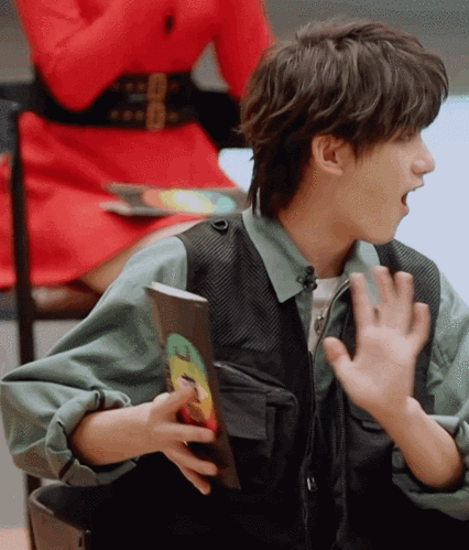 哈哈哈哈哈哈哈丁程鑫是表情富翁吧