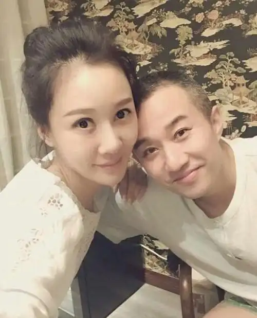 搏击主持一哥豪宅,健身房游泳池一应俱全,郭晨东果然豪气