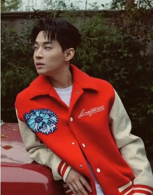 其实除了张艺兴之外,在韩国出道的中国男艺人还有很多:鹿晗,黄子韬