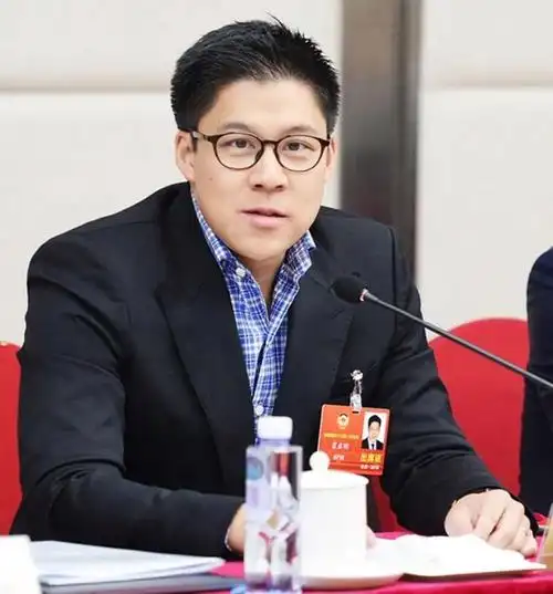 梅西香港表演赛风波升级!霍启刚发声要求道歉,网友怒斥违约诈骗