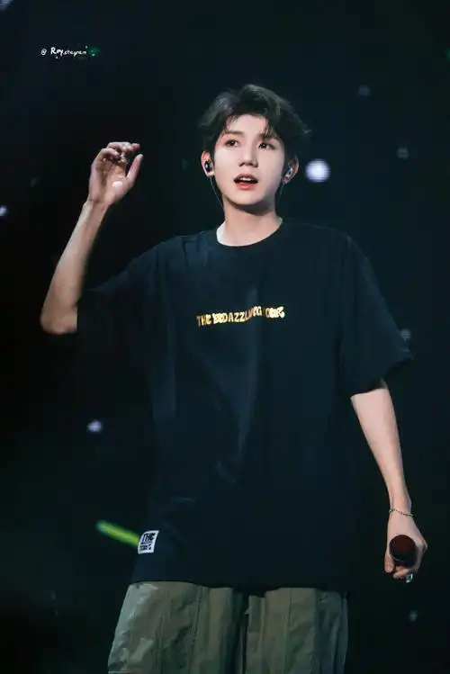 王源客厅狂欢巡演##微博演出季##王源用六年加了个不