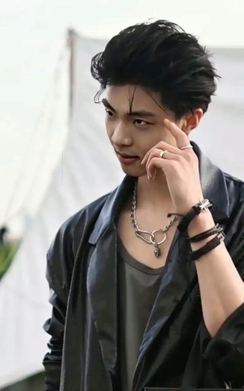 浅试抖音.#发一张库存照片 #痞帅 #宝藏男孩 - 抖音