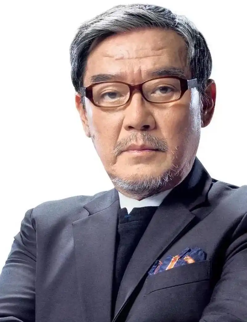 台湾籍演员,"两面人"李立群的回应来了75 稍早时,台湾演员李立群在