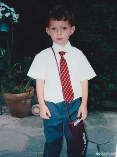 67六一儿童节生日的汤姆·赫兰德孩童时期萌照!