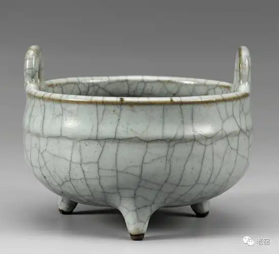 哥窑青瓷鱼耳炉 台北故宫博物院馆藏元 哥窑青瓷双耳碗 台北故宫