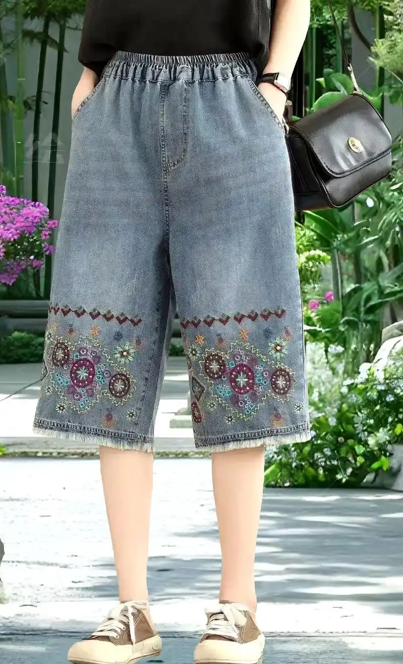 名族风刺绣牛仔中裤