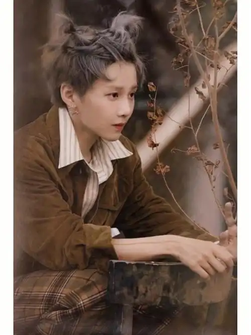 feel good》《look into the mirror》蜜蜂少女队,队友:许和琪,张希雅