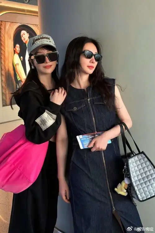 柳岩萨顶顶机场合照##乘风2024